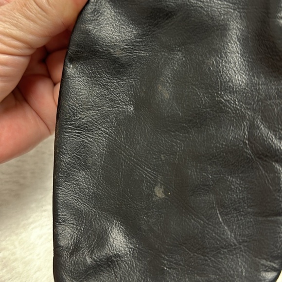 VINTAGE BLACK LEATHER CIGARETTE / COIN CASE, GOLD METAL CLOSURE - Picture 7 of 7